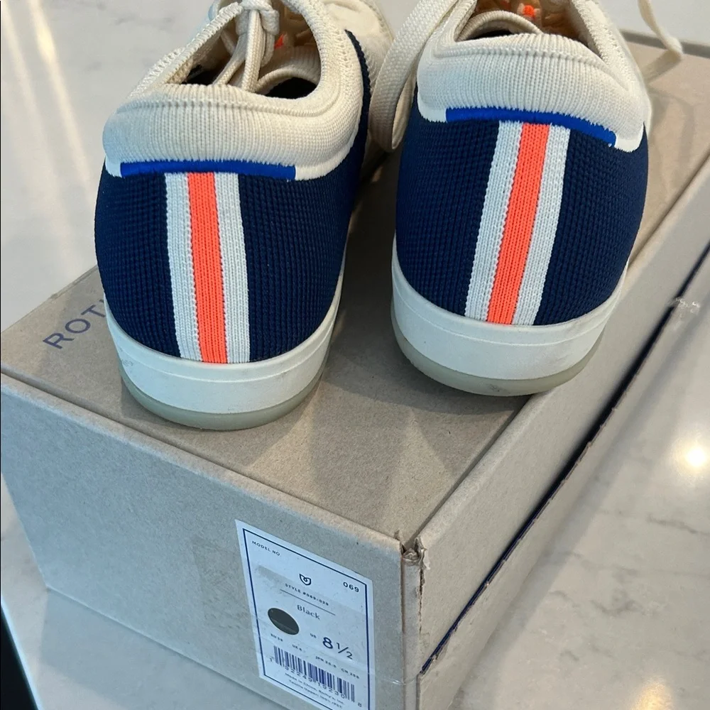 VG Rothy's Knit Lace-Up Sneaker in Cream & Navy (sz 8.5) - Picture 4 of 7